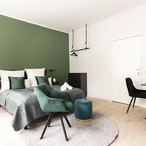 central-design-apartments-at-kudamm.find-berlin-hotels.com/